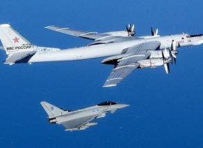 Винищувачі королівських ВПС Британії перехопили два російські бомбардувальники