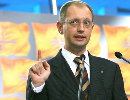 Яценюк закликає опозицію не йти на вибори. Козел-провокатор – чи просто козел?