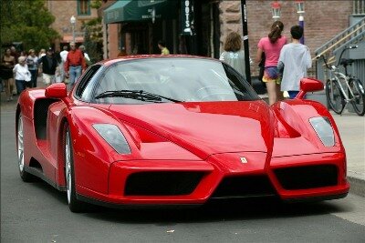 В столице за один день продали три Ferrari более чем на $1 млн.