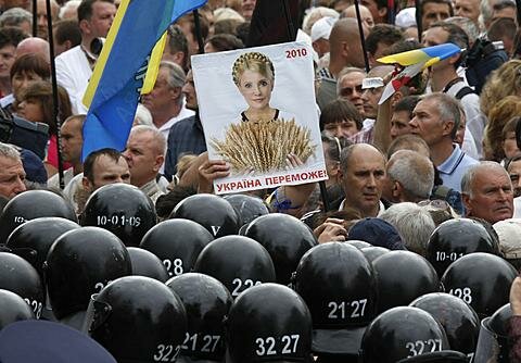 Депутати прийдуть на виголошення вироку Тимошенко, не зважаючи на заборону суду