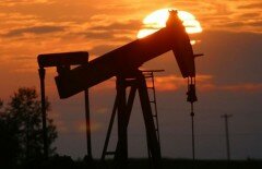 Нефть значительно подешевела из-за новостей из США