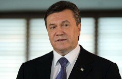 Янукович призвал почтить память жертв сталинского террора