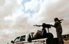 Командующий британской армией: Ливию нужно бомбить больше