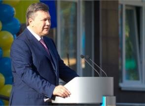 Янукович подписал резонансный закон о депозитарной системе