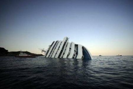 На Costa Concordia прекратили спасательные работы 